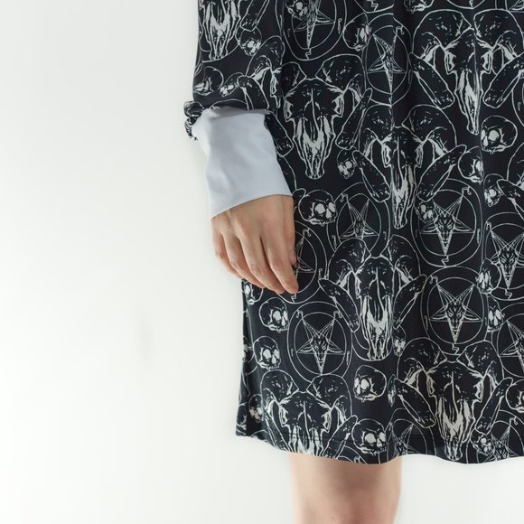 Stretchy Collared Dress with Heretic Print - Picture 3 of 3